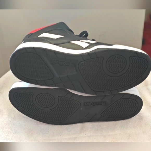 Reebok Men's Sneakers - Black, White and Red, size 9.5 - Picture 4 of 9